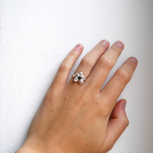 Bague Mini Bloom Noir.