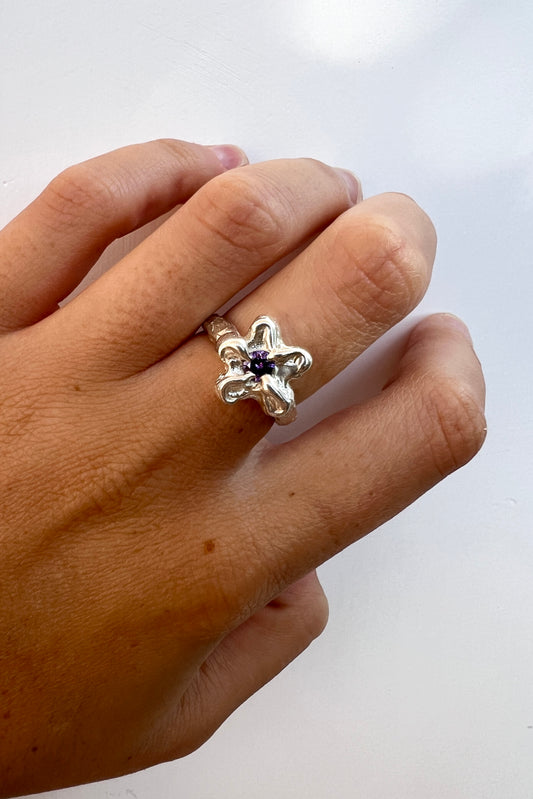 Bague Mini Bloom Mauve Foncé.