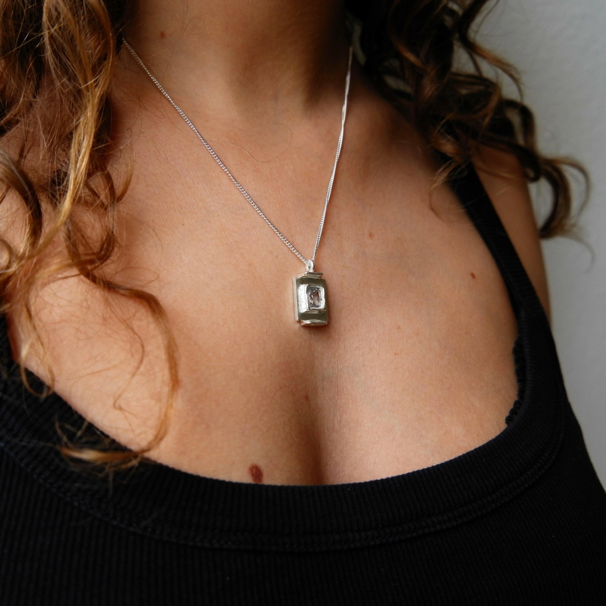 Pendentif Art Deco Blanc.