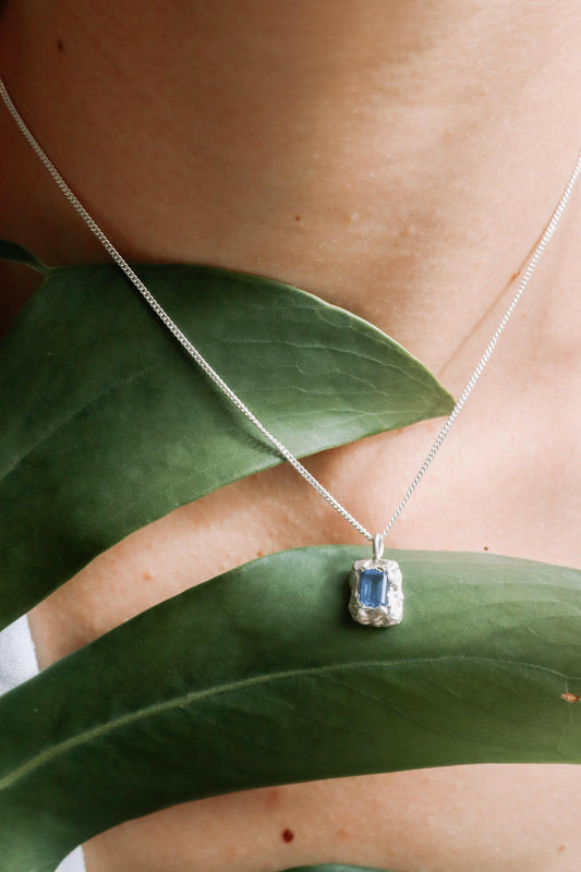Collier Lava Bleu.