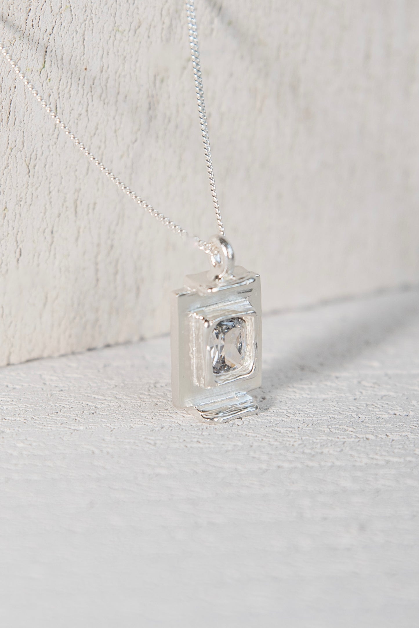 Pendentif Art Deco Blanc.
