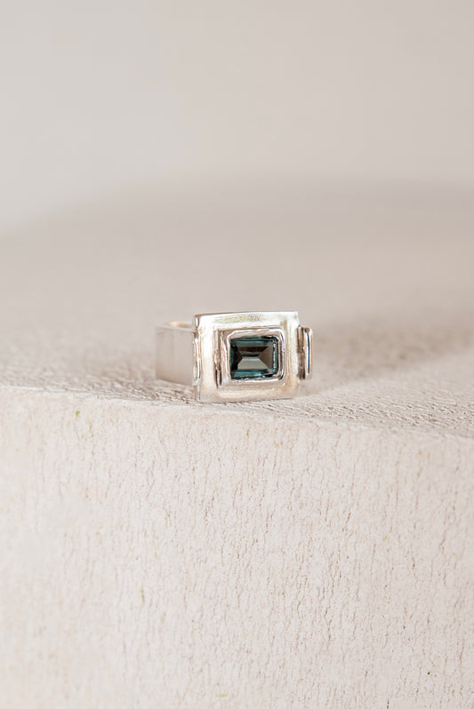 Bague Art Deco Vert.