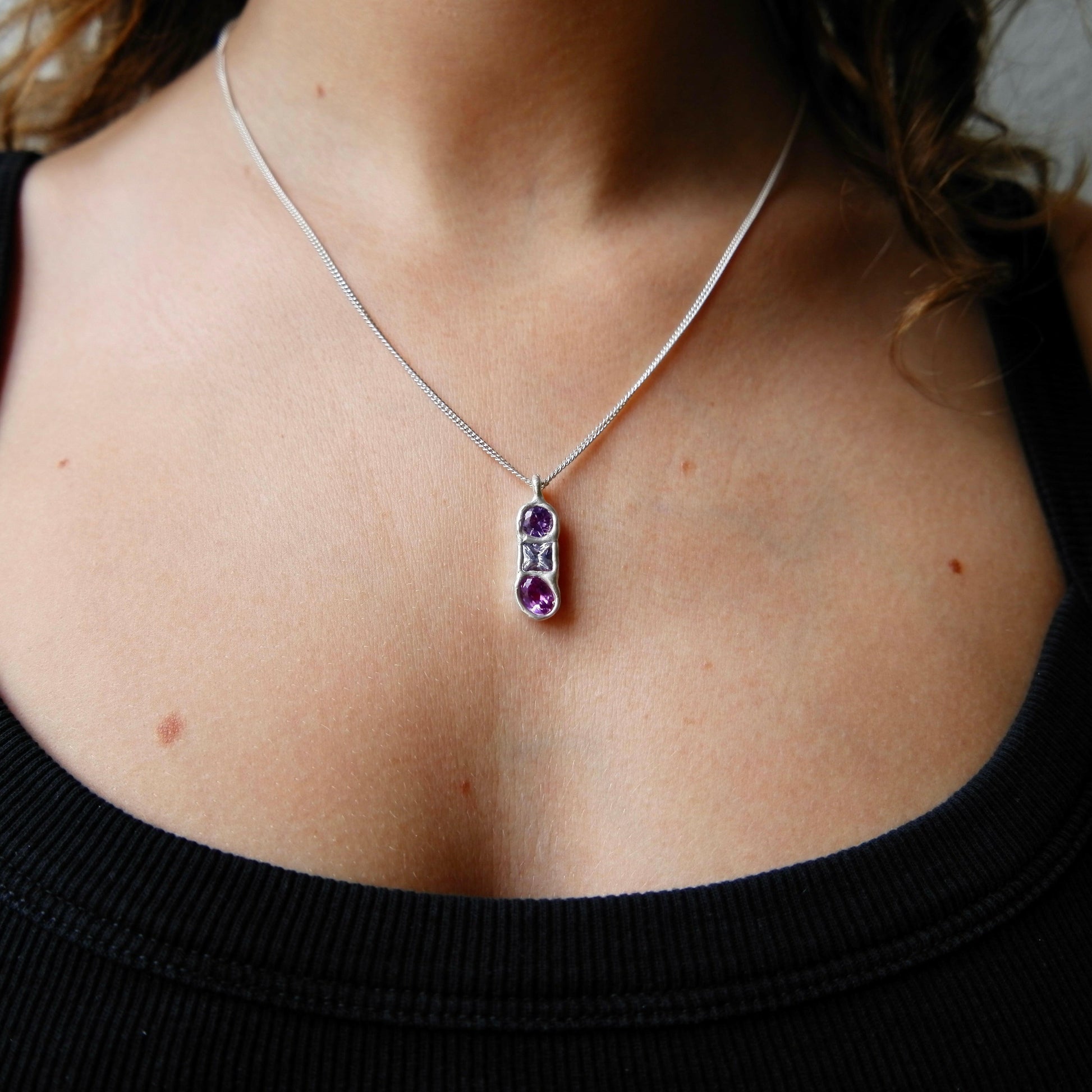Collier Kaïa Mauve.