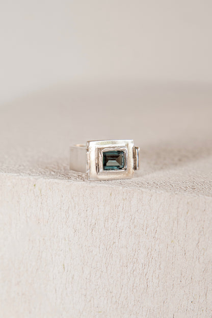 Bague Art Deco Vert.